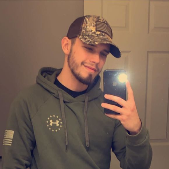 Meet your Posher, Dakota - Picture 1 of 1